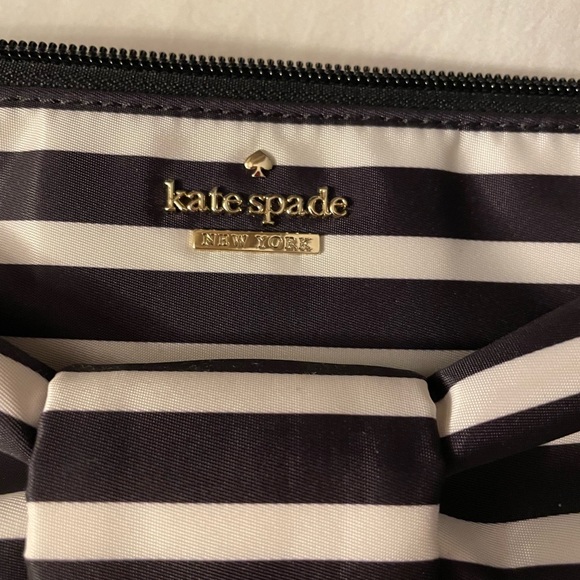 Kate spade nylon makeup/toiletries bag - Picture 2 of 4